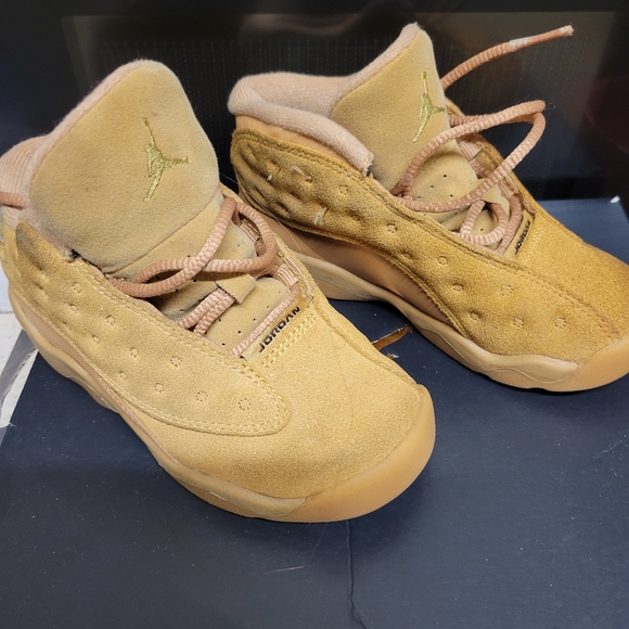 Shoes - Picture 2 of 4